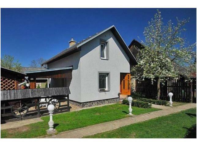 Privat Mrazik Villa Partizanska lupca Exterior foto